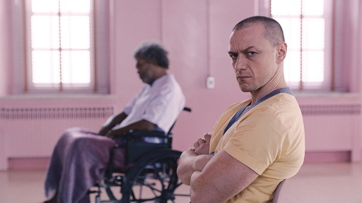Thrillerul „Glass” s-a menţinut pe primul loc în box office-ul nord-american. Două debuturi în top 10
