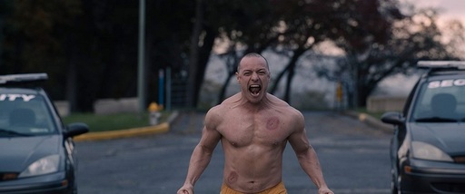 Thrillerul „Glass”, pentru al treilea weekend pe primul loc în box office-ul nord-american