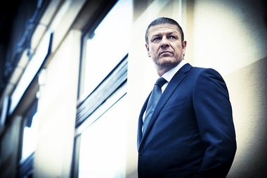 Sean Bean şi Jennifer Jason Leigh, în thrillerul SF „Possessor”