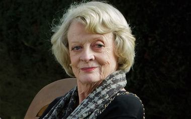 Actriţa Maggie Smith se întoarce pe scenă pentru a o interpreta pe secretara lui Goebbels, Brunhilde Pomsel