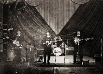 O fotografie cu formaţia The Beatles cântând în oraşul Great Yarmouth a fost developată după 55 de ani
