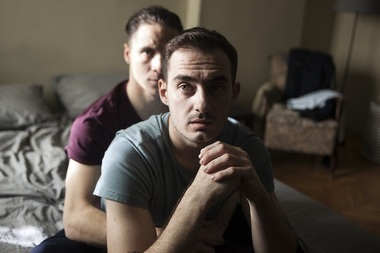 „Înăuntru”, debutul în lungmetraj al lui Eugen Jebeleanu, filmat integral pe peliculă, lansat în 2020