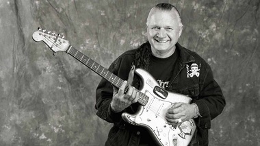 Dick Dale, părintele genului surf guitar, a murit la vârsta de 81 de ani
