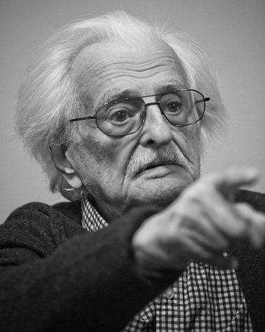 Regizorul Marlen Huţiev, părintele noului val în cinematografia sovietică, a murit la vârsta de 93 de ani