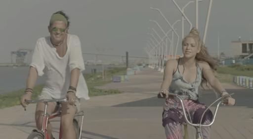 Shakira a cântat în faţa judecătorului pentru a demonstra că piesa „La Bicicleta” este originală - VIDEO