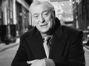 Michael Caine, una dintre legendele cinematografiei anglo-saxone, a publicat o nouă carte de memorii: Nu voi uita niciodată filmul în care am jucat cu Elizabeth Taylor