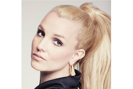 Cântăreaţa Britney Spears s-a internat într-un spital de psihiatrie

