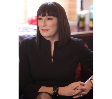 Actriţa Anjelica Huston îi sprijină pe Allen, Polanski şi Tambor, acuzaţi de comportament sexual neadecvat