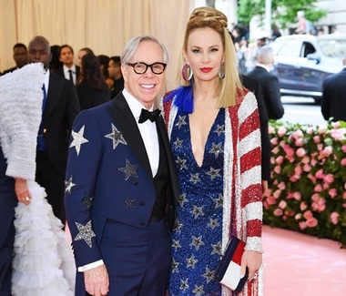 Designerul Tommy Hilfiger: Ar fi o onoare să o îmbrac pe ducesa de Sussex