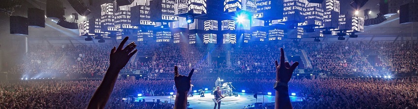 Metallica a interpretat melodia "Ma Gueule" pe Stade de France în memoria lui Johnny Hallyday - VIDEO