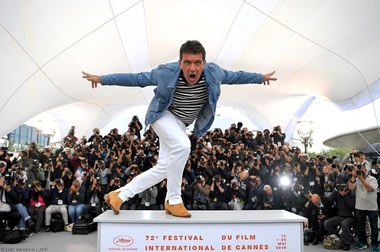 Antonio Banderas, Andie MacDowell şi Tom Jones, la gala caritabilă AmfAR de la Cannes

