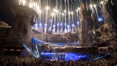 Secţiune „Star Wars” a Disneyland California, inaugurată în prezenţa actorilor Harrison Ford şi Mark Hamill - VIDEO