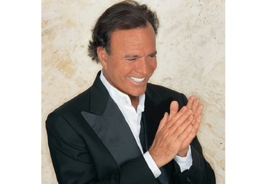 Julio Iglesias: Cincizeci de ani de carieră reprezintă un miracol. Voi aparţine publicului până voi muri