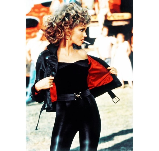 Costumul negru purtat de Olivia Newton-John în „Grease”, între 200 de obiecte ale cântăreţei licitate în scop caritabil