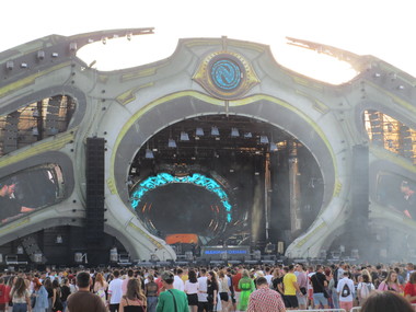Peste 55.000 de persoane au fost prezente în prima zi a Festivalului Neversea