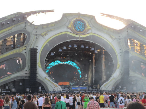 Peste 55.000 de persoane au fost prezente în prima zi a Festivalului Neversea