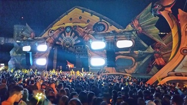 Peste 240.000 de persoane au participat în cele patru zile ale Festivalului Neversea, 60.000 fiind prezente în ultima seară
