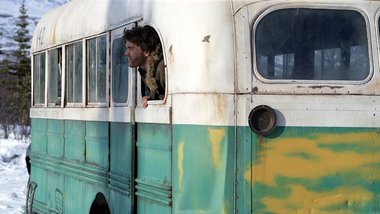 O femeie a murit încercând să ajungă la celebrul autobuz din filmul „Into the Wild”

