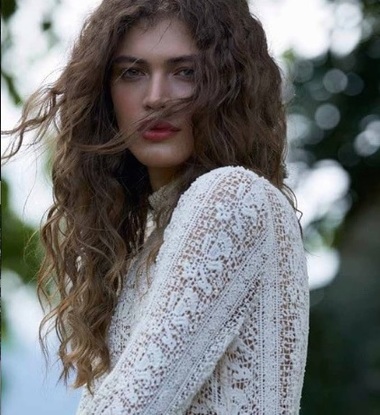 Valentina Sampaio, primul manechin transgen care se alătură mărcii de lenjerie Victoria's Secret