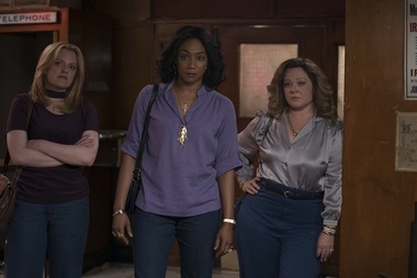 "Bucătăria Iadului", cu Melissa McCarthy, Tiffany Haddish şi Elisabeth Moss, pe ecrane din 23 august - VIDEO