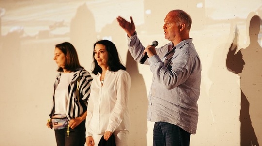 Vlad Ivanov, alături de actriţa Julieta Szönyi şi producătoarea Ramona Grama, la Anonimul IFF