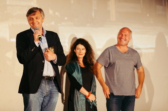 Cineastul Sergei Loznitsa, Maria Choustova, producător şi director de casting, şi Vlad Ivanov, la Anonimul IFF