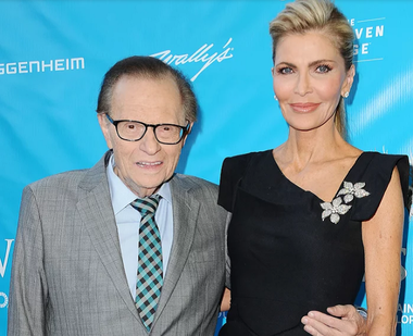 Vedeta de televiziune Larry King divorţează de a şaptea soţie după 22 de ani de mariaj

