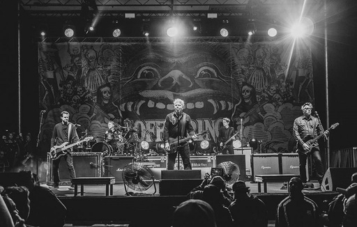Formaţia The Offspring, dată în judecată de fostul basist pentru complot. Membrii trupei se apără  