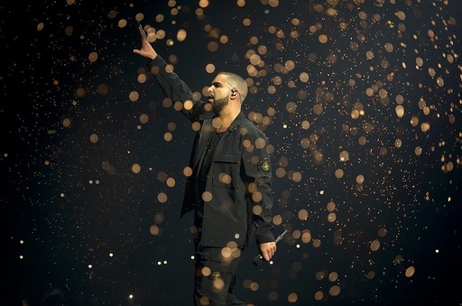 Drake vrea să îşi tatueze faţa cântăreţei Celine Dion. Artista: Te rog, nu face asta. Pot vorbi cu mama ta