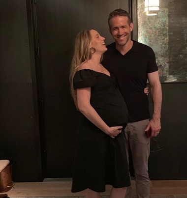 Blake Lively şi Ryan Reynolds au devenit părinţi pentru a treia oară în urmă cu două luni