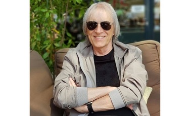 BIOGRAFIE - Mihai Constantinescu, membru al grupurilor Mondial şi Modern, solist cu o carieră prolifică în televiziune FOTO/VIDEO