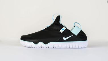 Nike va produce încălţăminte pentru "eroii de fiecare zi" - medici, asistente şi asistenţi la domiciliu