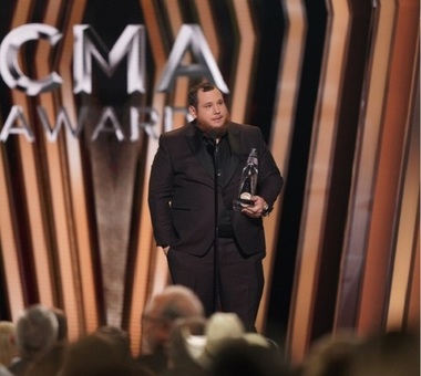 Cântăreţul country Luke Combs, pentru prima dată pe primul loc în Billboard 200