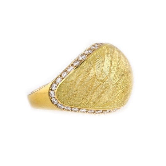 Inel Faberge din aur decorat cu email şi diamante 