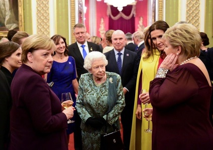Carmen Iohannis a postat pe Facebook o fotografie de la Palatul Buckingham