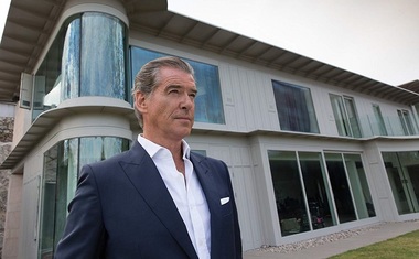 Pierce Brosnan, alături de Camila Cabello în „Cenuşăreasa”