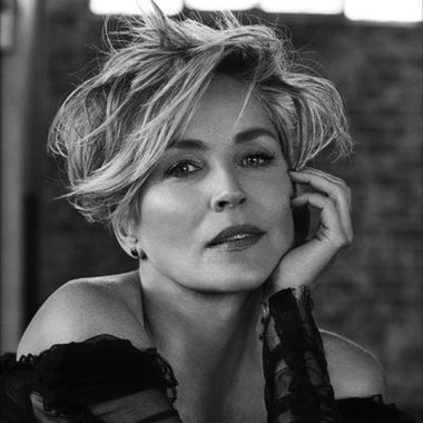 Sharon Stone acuză o platformă online dedicată întâlnirilor că i-a blocat contul