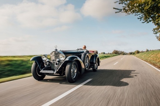 Un Ferrari al pilotului Schumacher şi o maşină Rolls Royce placată cu aur a actriţei Zsa Zsa Gabor, în licitaţia Retromobile de la Paris - FOTO