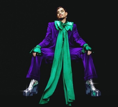 Adam Lambert va lansa în martie albumul „Velvet”