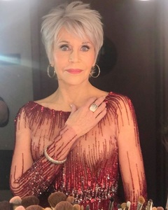 Jane Fonda, în vârstă de 82 de ani, a anunţat că va renunţa la chirurgia estetică 