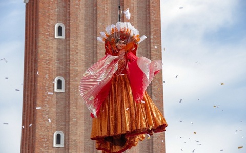 "Zborul îngerului", punct culminant al Carnavalului de la Veneţia - FOTO/ VIDEO