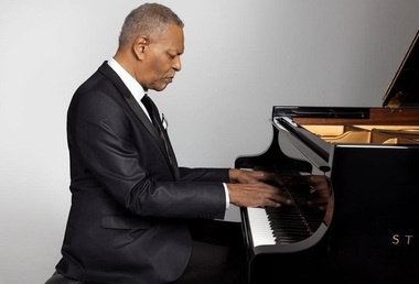 Pianistul de jazz american McCoy Tyner, membru al cvartetului John Coltrane, a murit la vârsta de 81 de ani