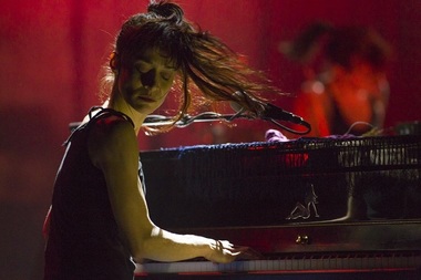 Cântăreaţa Fiona Apple a finalizat cel de-al cincilea album de studio