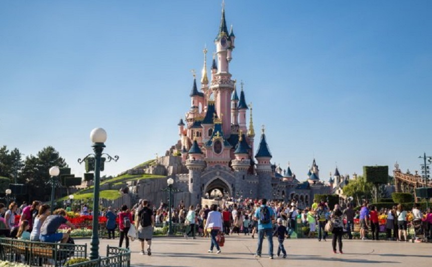Walt Disney World Resort din Florida şi Disneyland Paris, închise timp de două săptămâni

