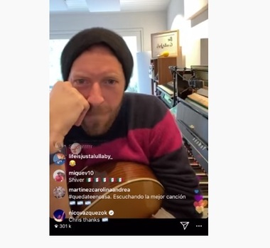 Artiştii Chris Martin, Keith Urban, Yungblud au susţinut concerte live-stream de acasă pentru a combate izolarea - VIDEO