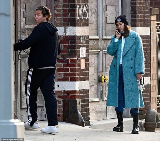 Modelul Irina Shayk are o relaţie cu Vito Schnabel, colecţionar de artă şi fost iubit al lui Heidi Klum şi Demi Moore