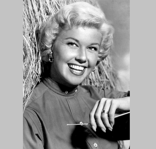 Obiecte care i-au aparţinut actriţei Doris Day, inclusiv patru Globuri de Aur, vândute pentru aproximativ 3 milioane de dolari
