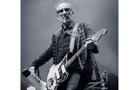 Elvis Costello a finalizat înregistrările pentru un nou album şi a prezentat piesa „Hey Clockface”