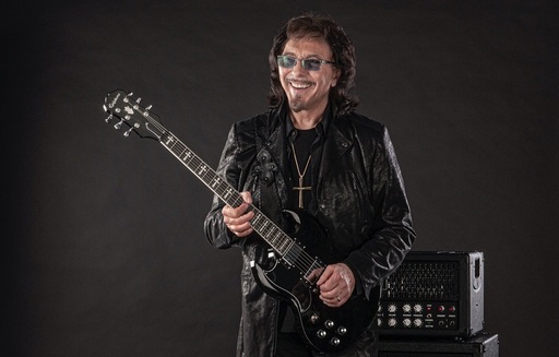Tony Iommi a strâns peste 19.000 de lire sterline din licitarea unor obiecte personale în sprijinul serviciului sanitar britanic