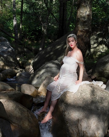 Katy Perry a lansat single-ul "Daisies" - VIDEO